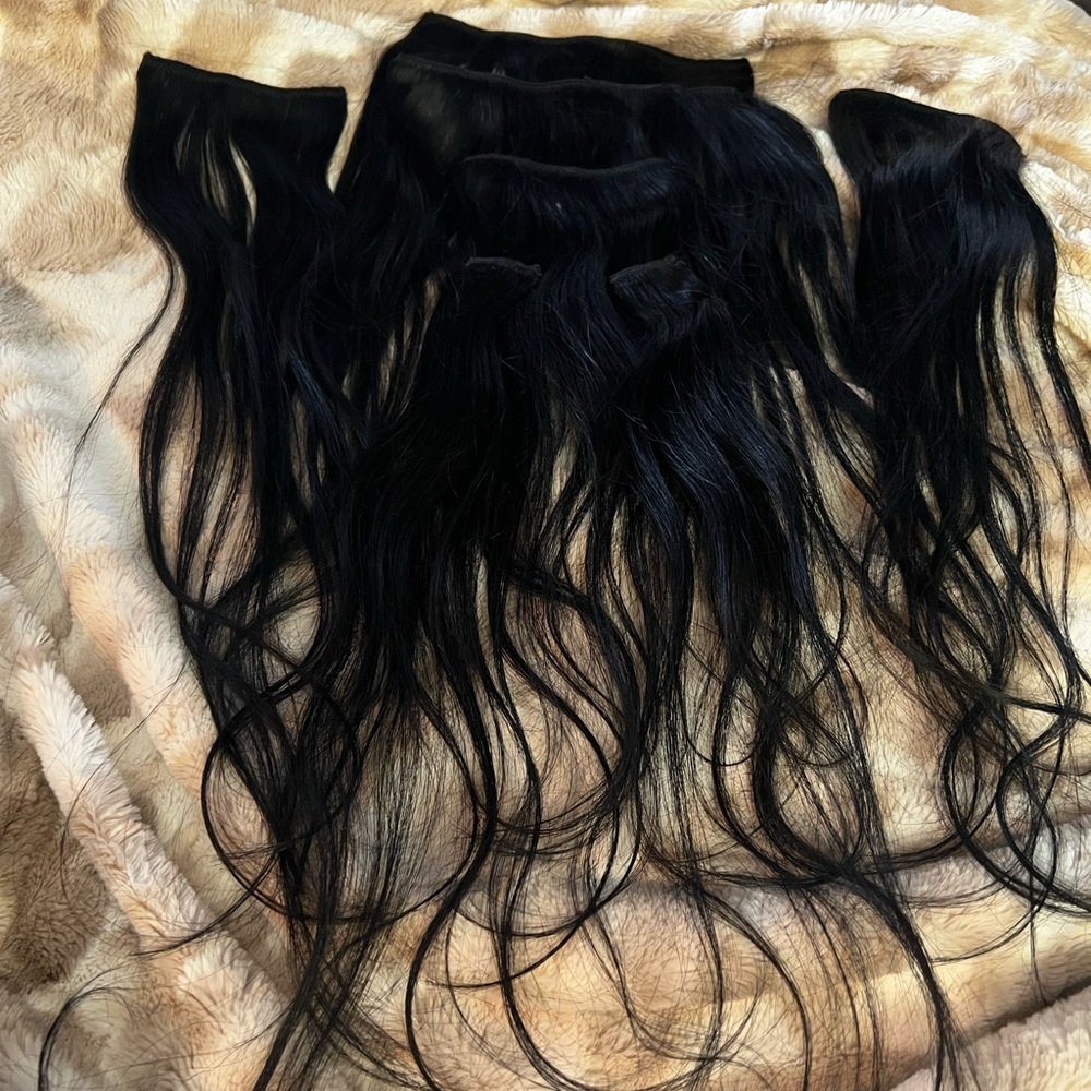 Black 19” clip in hair extensions